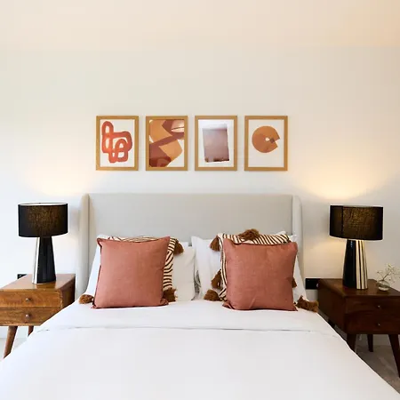 The South Wimbledon Escape - Lovely 3Bdr With Balcony London Exterior photo
