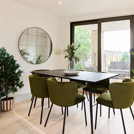 The South Wimbledon Escape - Lovely 3Bdr With Balcony London Exterior photo