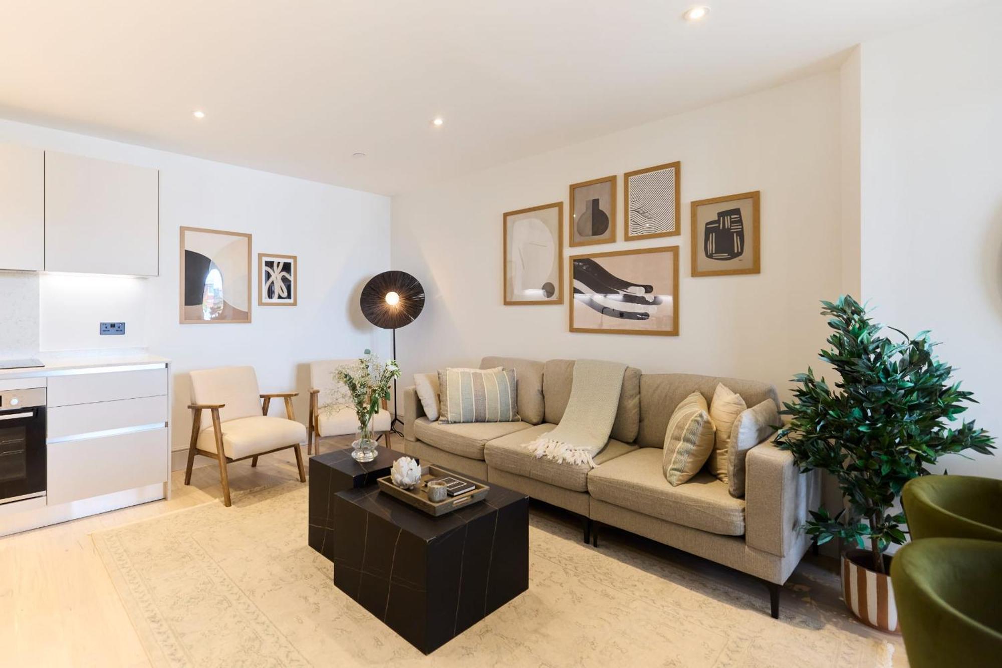 The South Wimbledon Escape - Lovely 3bdr With Balcony Апартаменты Лондон